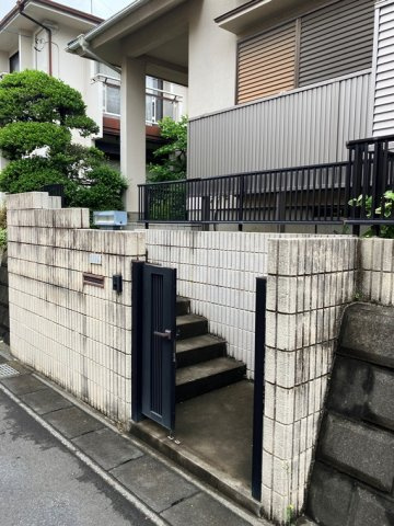 長崎戸建のエントランス