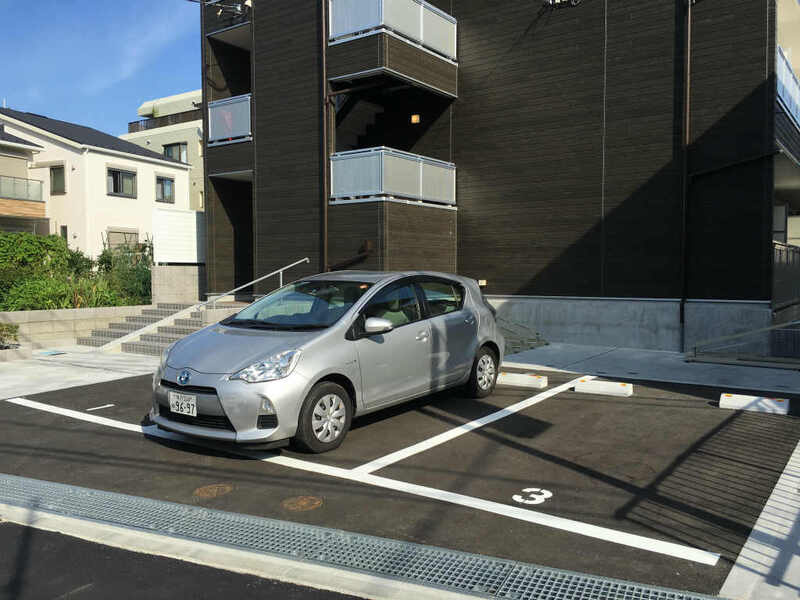 リブリ・藤沢川名の駐車場