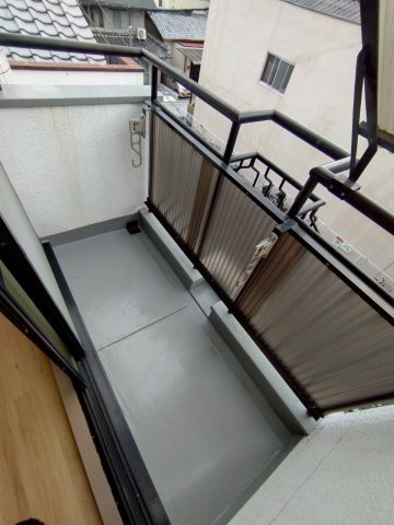 高槻市芥川町２丁目の賃貸マンションのバルコニー