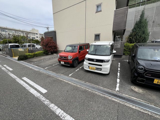 ラ・カーサベルデの駐車場