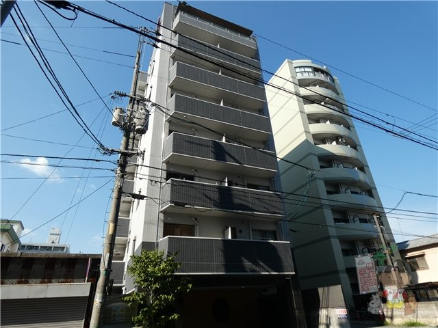 アーバンパレス医大前の外観