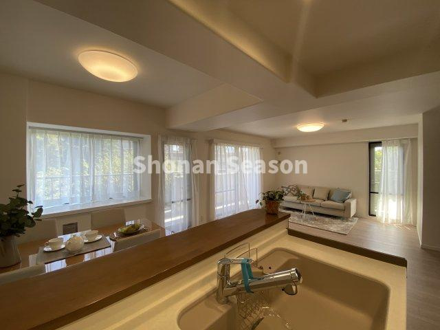 【キッチン】 | カウンターキッチンなので、配膳＆後片付けもスムーズです♪