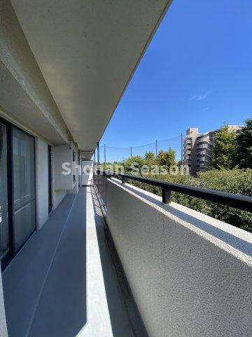 【バルコニー】 | 南向きバルコニーは、気持ち良く洗濯物が乾かせそうですね♪