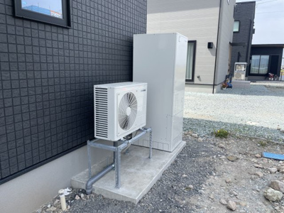 【設備】 | 【新築分譲住宅】 山形市長苗代　全2棟 | ヒートポンプ式でお湯を沸かし貯めておく給湯器です。                       