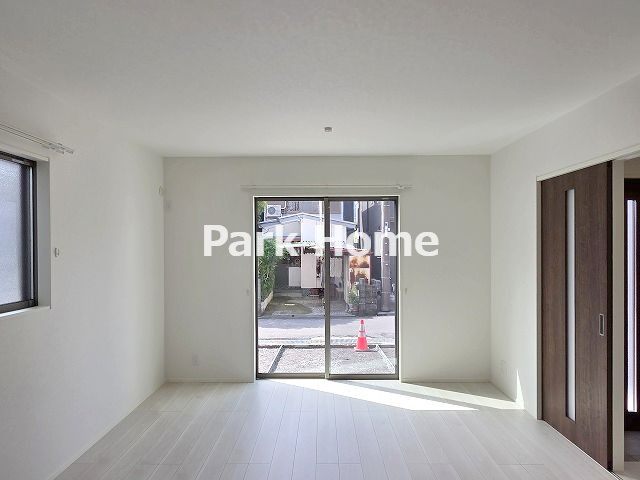 高知市百石町４丁目 ⑨ 新築戸建ての居間・リビング|１F:16.7LDK