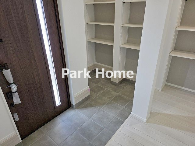 高知市百石町４丁目 ⑨ 新築戸建ての玄関