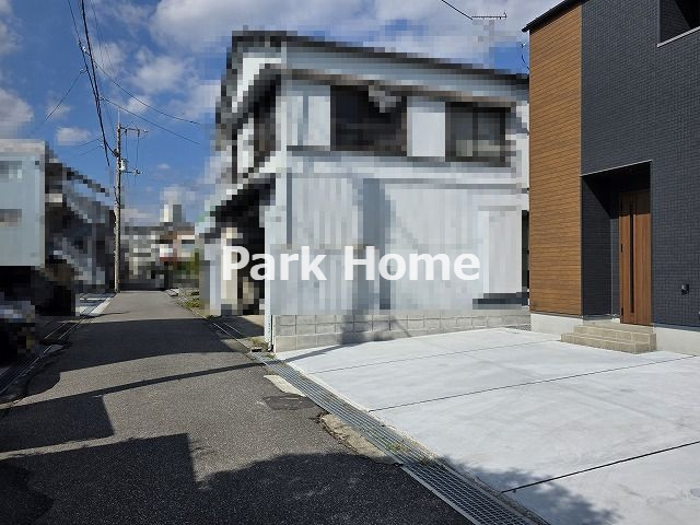 高知市百石町４丁目 ⑨ 新築戸建ての前面道路含む現地写真