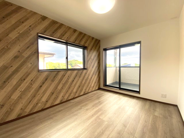 花野光ヶ丘1丁目　新築戸建ての洋室|バルコニーへ出入りできる６帖の洋室です。