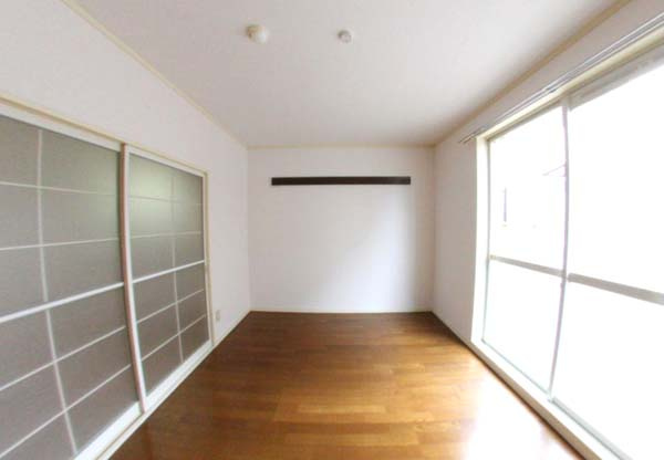 メゾンドアリエスの居間・リビング|ゆったり過ごせるリビングです