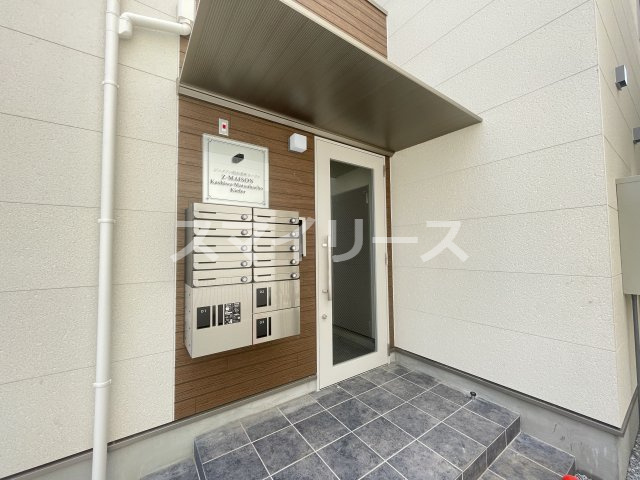 ジーメゾン柏松葉町キーファのエントランス