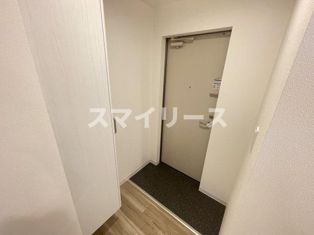 特典：仲介手数料が無料です!!の玄関