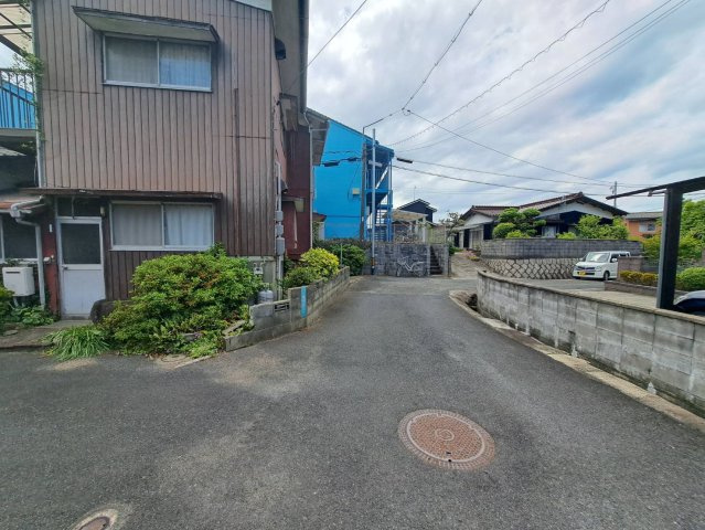 【前面道路含む現地写真】