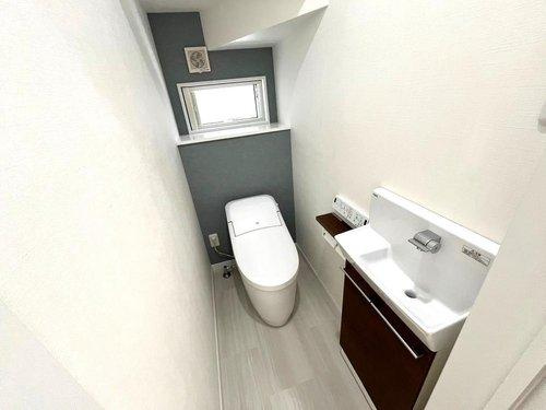 下伊敷3丁目　モデルハウス分譲のトイレ|1階の温水洗浄便座トイレです。