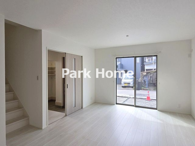 高知市百石町４丁目 ⑩ 新築戸建ての居間・リビング