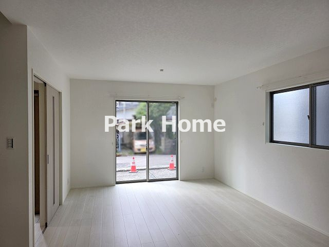 高知市百石町４丁目 ⑩ 新築戸建ての居間・リビング|１F:16.7LDK