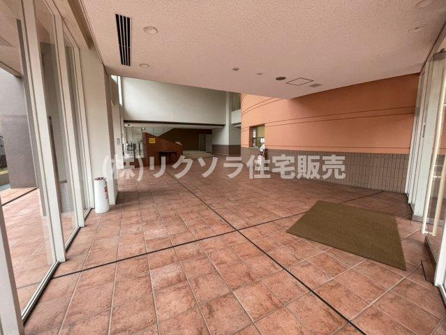 リバティパーク枚方D棟のエントランス|内部
■物件内覧・資金計画相談・住宅ローン相談、リフォーム相談、お問合せ受付中■
※当日・翌日のご内覧、ご相談はお電話でのお問合せがスムーズです！