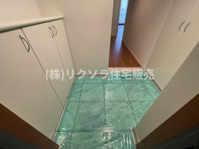 リバティパーク枚方D棟の内装|玄関内部
■物件内覧・資金計画相談・住宅ローン相談、リフォーム相談、お問合せ受付中■
※当日・翌日のご内覧、ご相談はお電話でのお問合せがスムーズです！