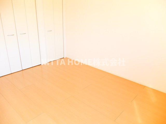 コンフォール・ヴィラ　Ｃ棟の寝室|独立した洋室は寝室にも◎