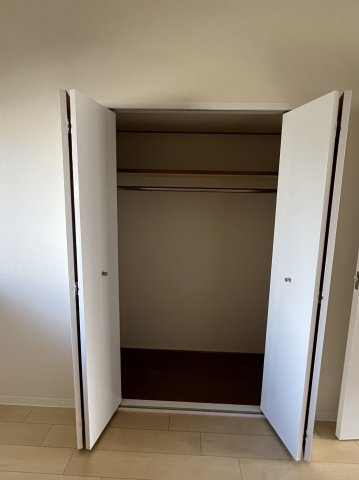 岸和田市北町の賃貸マンションの収納|小物を収納するのに便利です