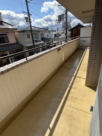 岸和田市北町の賃貸マンションのバルコニー|広々としたバルコニーです