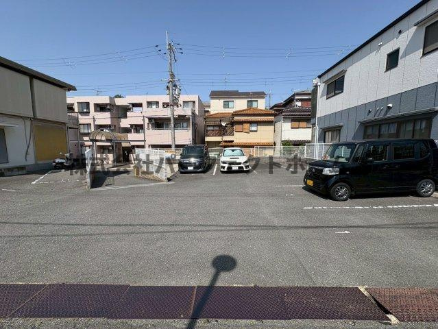 星ヶ丘駅前マンションの駐車場|駐車場があります