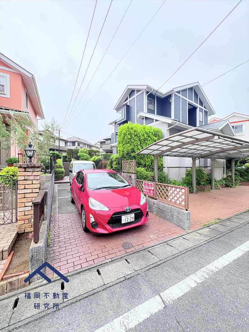 筑紫野市美しが丘南４丁目　戸建ての前面道路含む現地写真