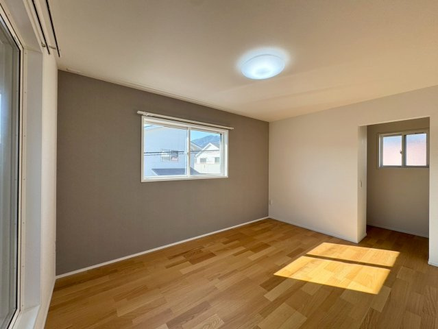 SUN COURTーサンコート－小倉南区中吉田3丁目【小倉南区　新築戸建て】の洋室|主寝室にもなる広々とした洋室は7.8帖♪こちらには大容量のWIC完備♪　【小倉南区　新築戸建て】