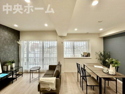 【居間・リビング】 | ツインシティ東砂アネックス | 【リビングダイニング】一日の中で多くの時間を過すことになるリビングダイニングだからこそ、いつも穏やかな空間であることが必然。爽やかな通風と採光を存分に感じる事が出来る空間です。