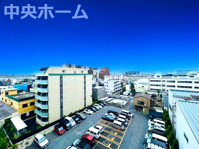 【展望】 | ツインシティ東砂アネックス | 手を伸ばせば、ふれることが出来そうな環境が、そのままインテリアになったような印象です。その豊かな眺望にふさわしい空間には、通風・採光にも優れ、心地よい光と風があふれています