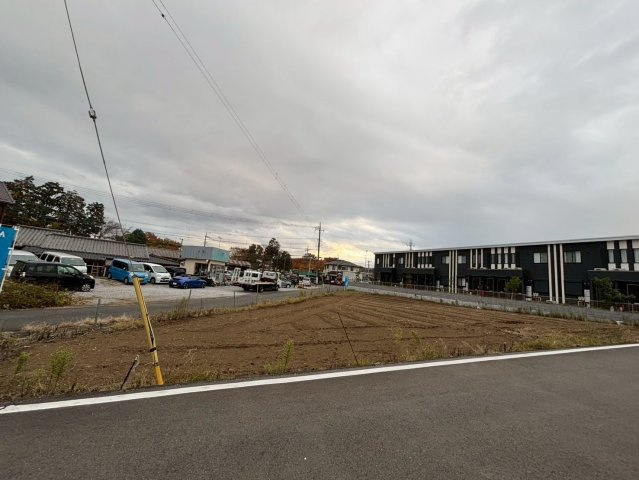資材置き場用地　狭山市笹井の前面道路含む現地写真|スーパー、コンビニまで徒歩５分の立地です