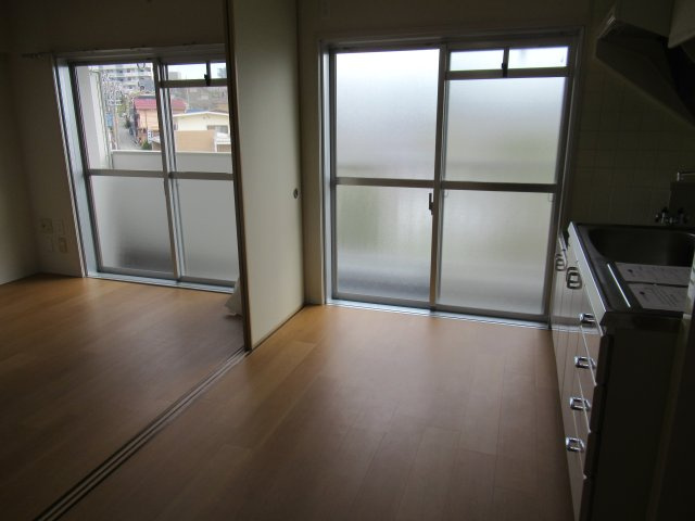 上高丸２ＤＫ健康寿命サポート住宅の居間・リビング|ゆったり過ごせる居間です