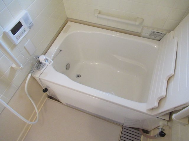 上高丸２ＤＫ健康寿命サポート住宅の浴室|日々の疲れを癒すお風呂付です