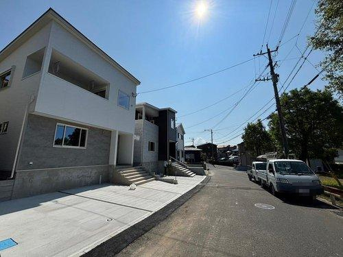 千年1丁目　モデルハウス分譲の前面道路含む現地写真|閑静な住宅街の一画です。