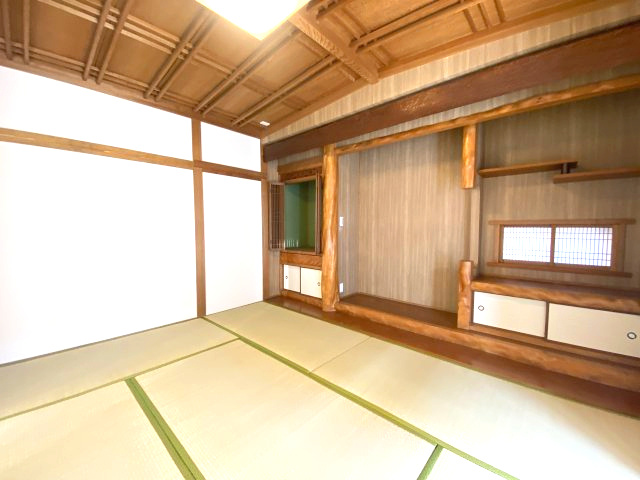 玉里団地1丁目　中古戸建ての和室|雰囲気はそのままにキレイにリフォームされた和室です。