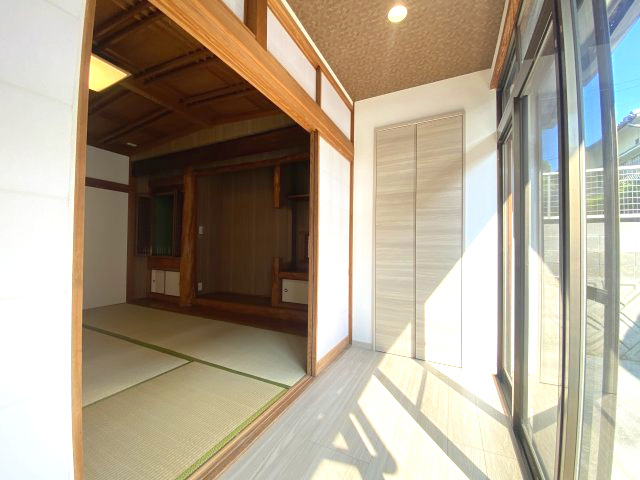 玉里団地1丁目　中古戸建てのその他|縁側もあり収納スペースも豊富です。