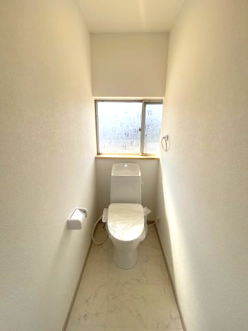 玉里団地1丁目　中古戸建てのトイレ|気になる水回りはすべて新品に交換済です。