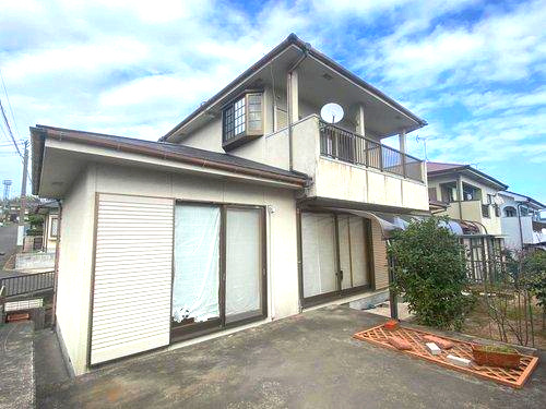 花野光ヶ丘2丁目　中古戸建ての外観|花野団地内の中心部に位置します。角地で開放的な立地です。