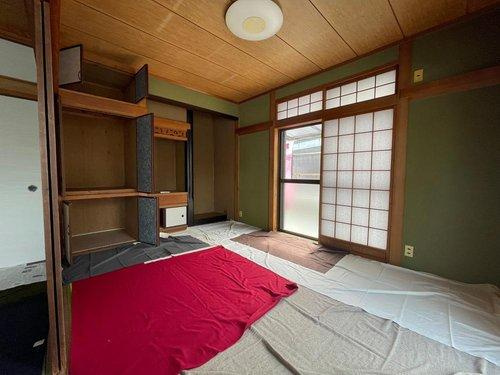 坂元町　中古戸建ての和室|1階の和室です。畳は表替えをして日に焼けないように布をかぶせております♪
