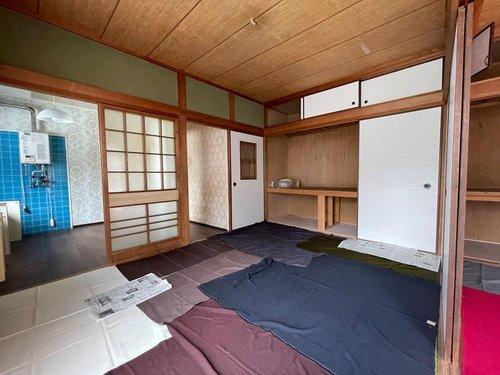 坂元町　中古戸建ての和室|2階の和室です。畳は表替えをして日に焼けないように布をかぶせております♪