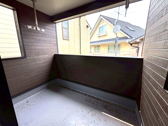 玉里町　新築戸建て②のバルコニー|雨が降っても安心のインナーバルコニー。