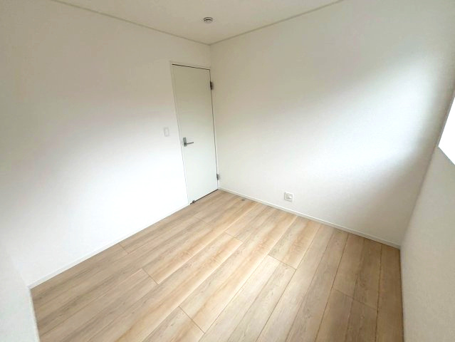 玉里町　新築戸建て①の洋室|白を基調とした明るい洋室です。