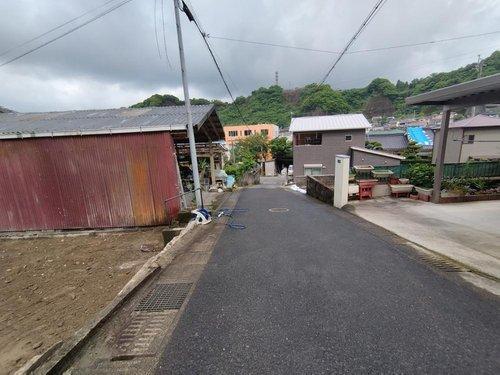 下伊敷2丁目　売地の前面道路含む現地写真|閑静な住宅街の一画です。