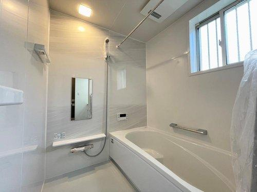 西伊敷1丁目　モデルハウス分譲の浴室|雨や灰が降っても洗濯物が干せる浴室暖房乾燥機付です。