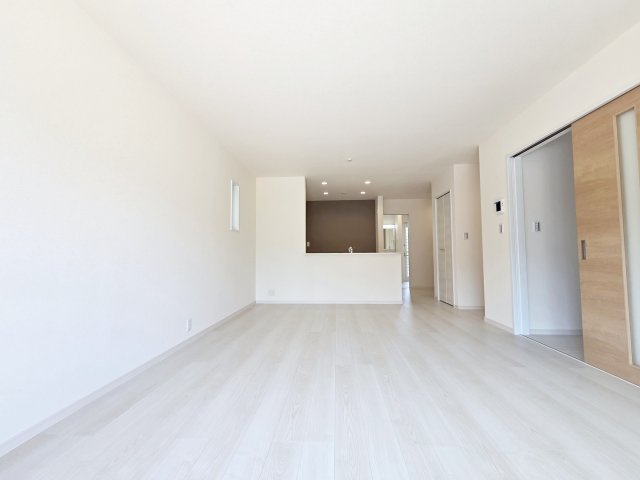 【居間・リビング】 | 知多市にしの台４丁目　4号棟