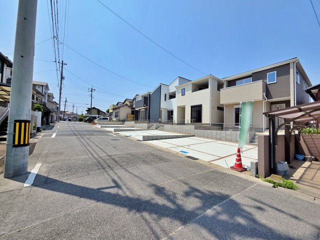 【前面道路含む現地写真】 | 知多市にしの台４丁目　4号棟
