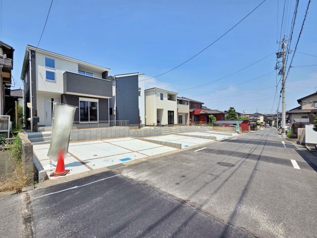 【前面道路含む現地写真】 | 知多市にしの台４丁目　4号棟