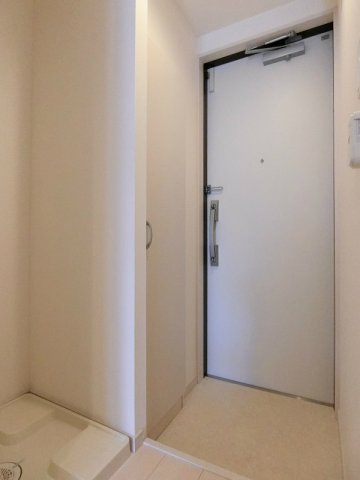 リブリ・ウンレーヴの玄関