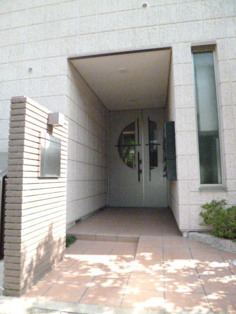 ロダンズプレイスのエントランス|★オートロック対応エントランス★