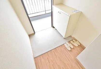 松原市別所2丁目　単身用とファミリー用混合マンションの玄関