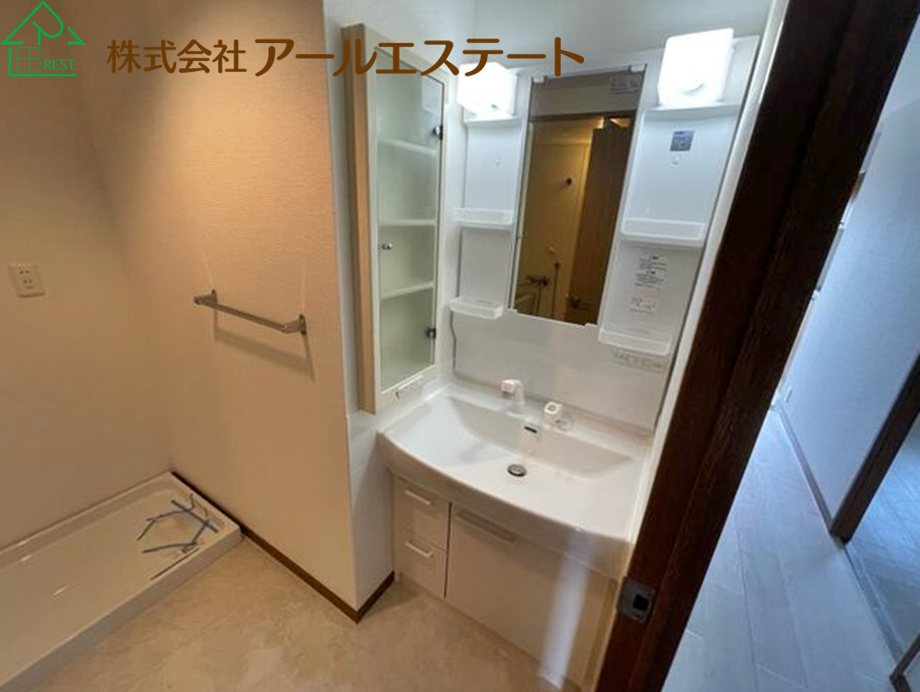 ロワイヤル網干駅前　JR「網干駅」徒歩2分の独立洗面台